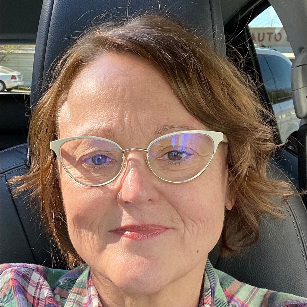 Meet your Posher, Tina